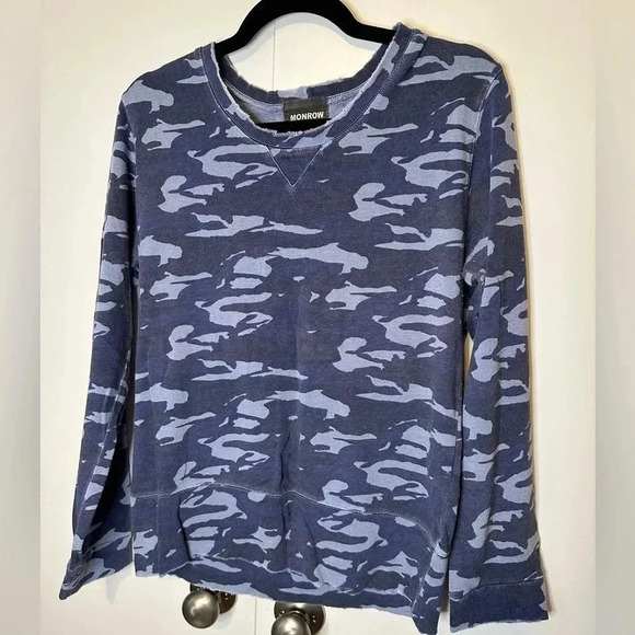 Monrow Distressed Blue Camo Crewneck Sweatshirt Size M - Picture 1 of 7